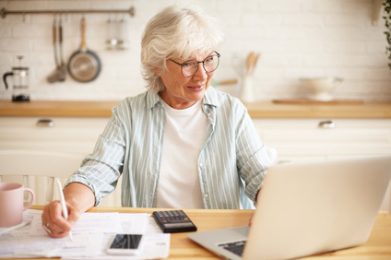 Dame mit Laptop