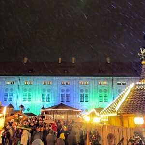 Weihnachtsdorf im Kaiserhof der Residenz